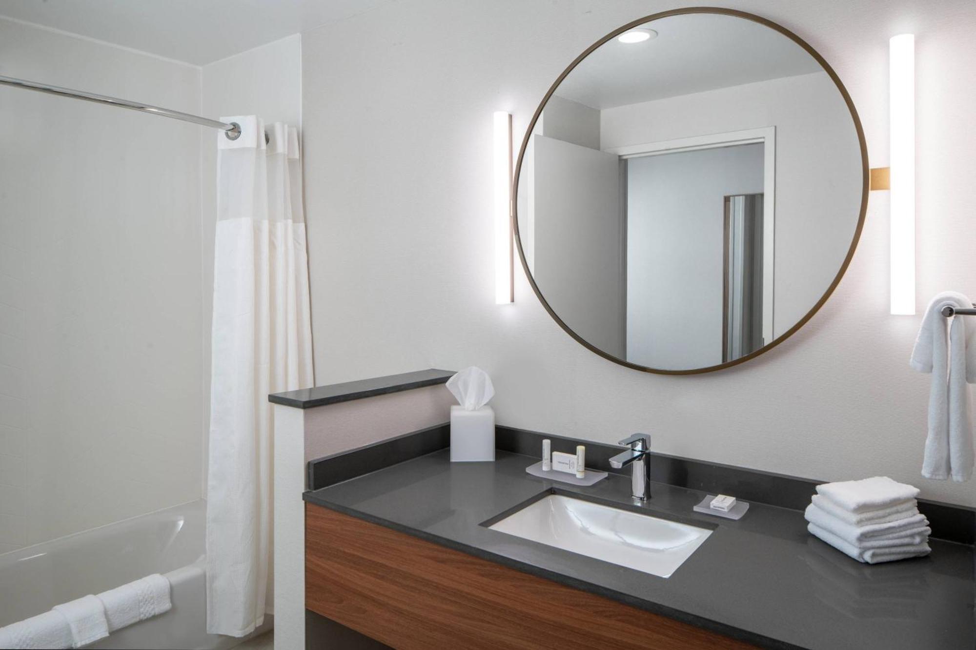Fairfield By Marriott Inn & Suites Pensacola Pine Forest Экстерьер фото