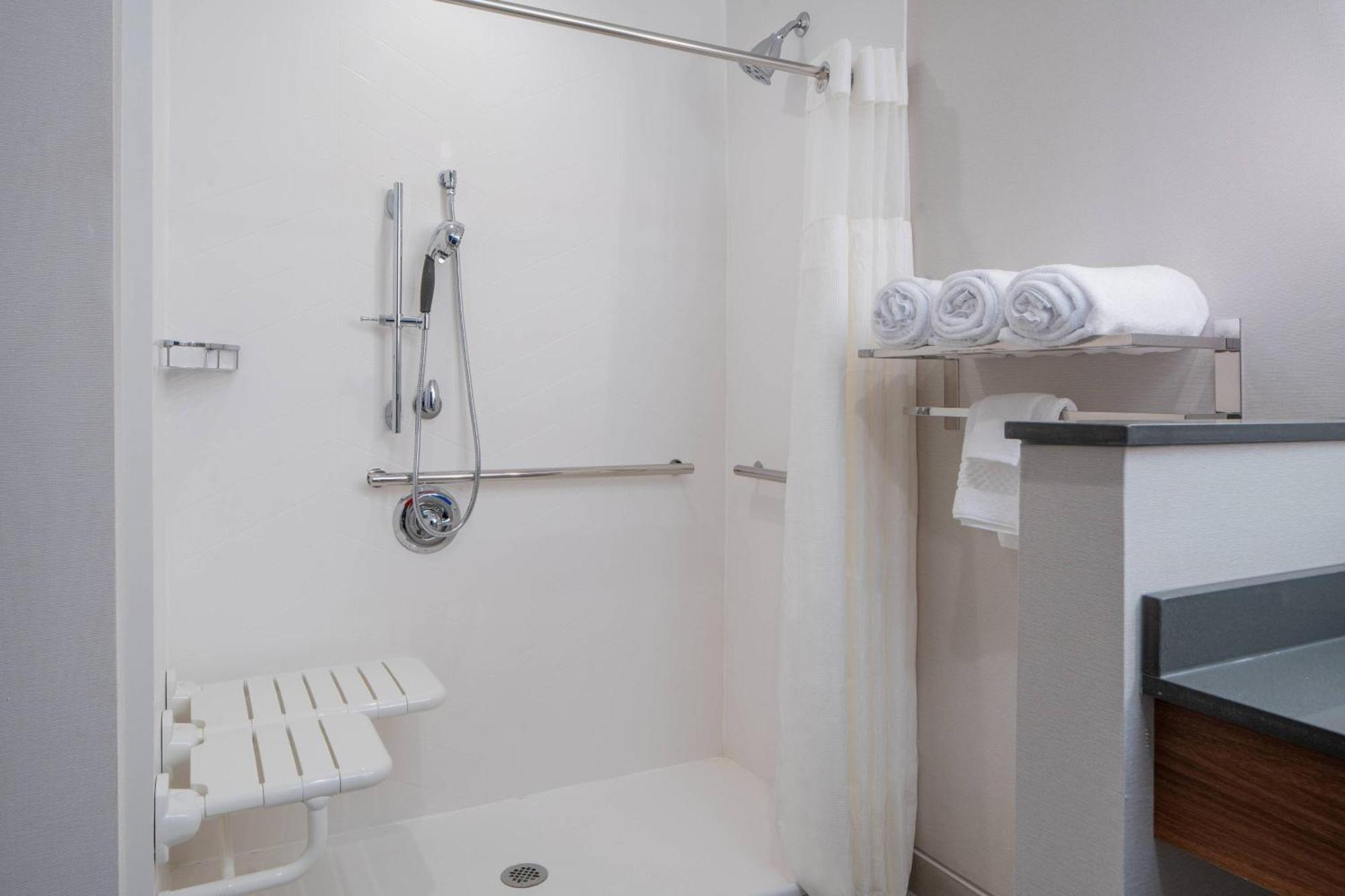 Fairfield By Marriott Inn & Suites Pensacola Pine Forest Экстерьер фото